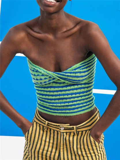Beautifully Finished Top in a Timeless Design