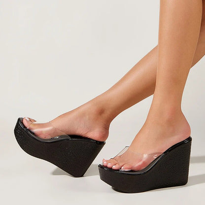 Effortlessly Elegant Sandals with a Timeless Design