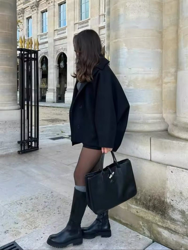 Well Tailored Coat with a Graceful Silhouette