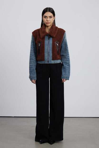 Effortlessly Elegant Jacket with a Timeless Design