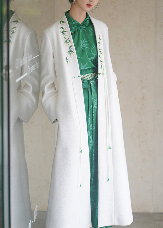 Beautifully Finished Coat in a Timeless Design