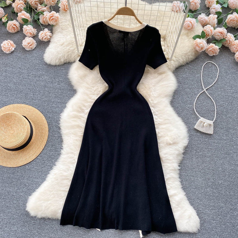 Effortlessly Elegant Dress with a Timeless Design