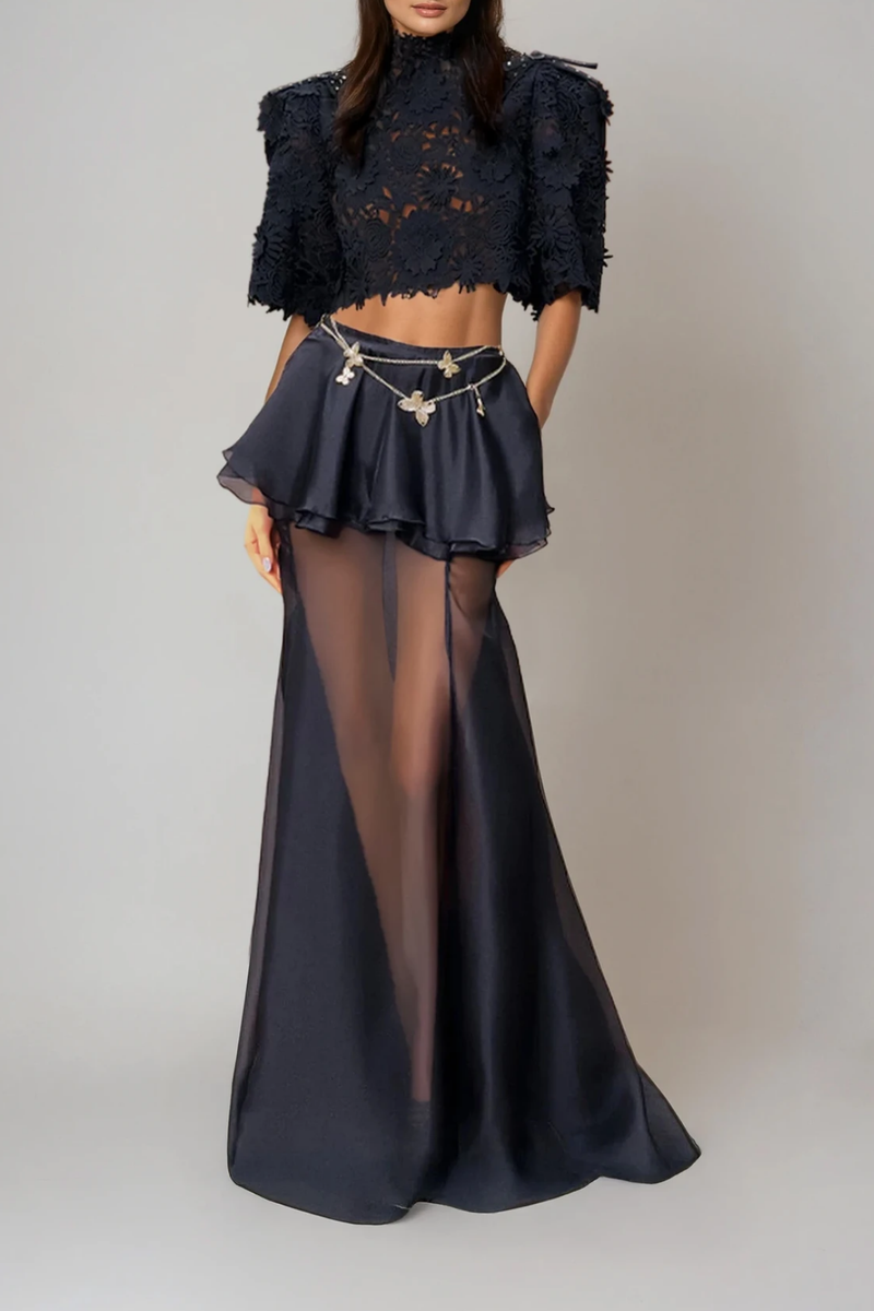 Effortlessly Elegant Garment with a Timeless Design