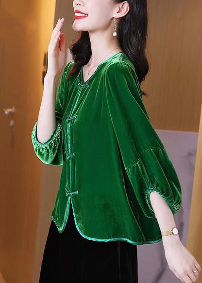 Classic Vintage Top with a Flattering Fit