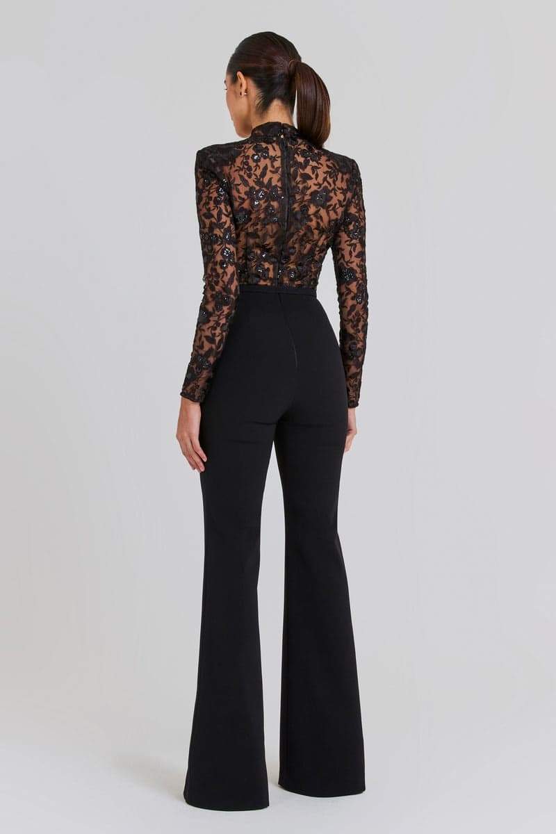 Sophisticated Garment with a Clean Classic Look
