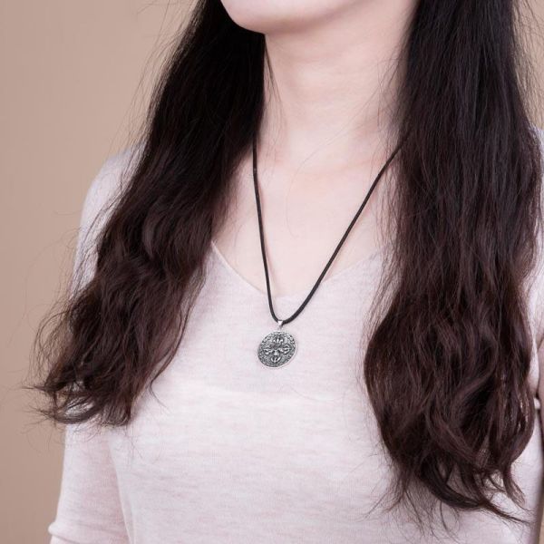 Effortlessly Elegant Garment with a Timeless Design