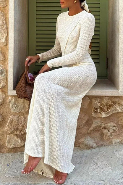 Effortlessly Elegant Dress with a Timeless Design