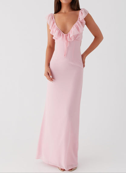 Beautifully Finished Dress in a Timeless Design