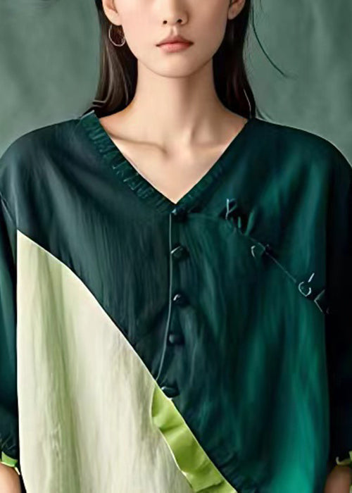 Classic Vintage Top with a Flattering Fit