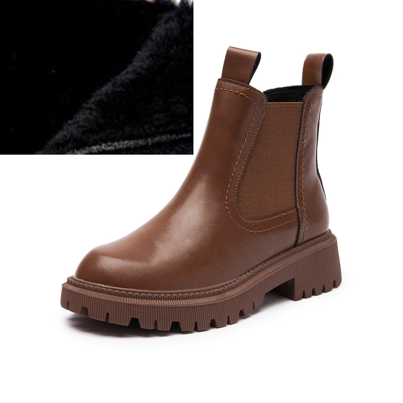 Effortlessly Elegant Boots with a Timeless Design