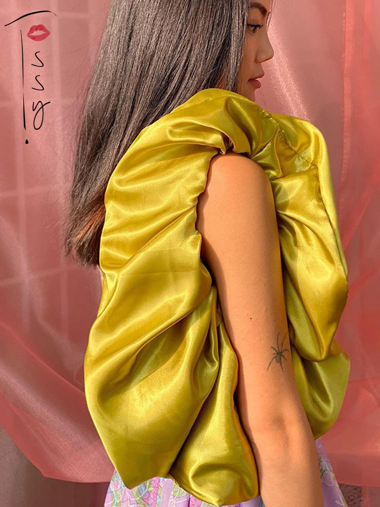 Gracefully Styled Bag for Any Occasion