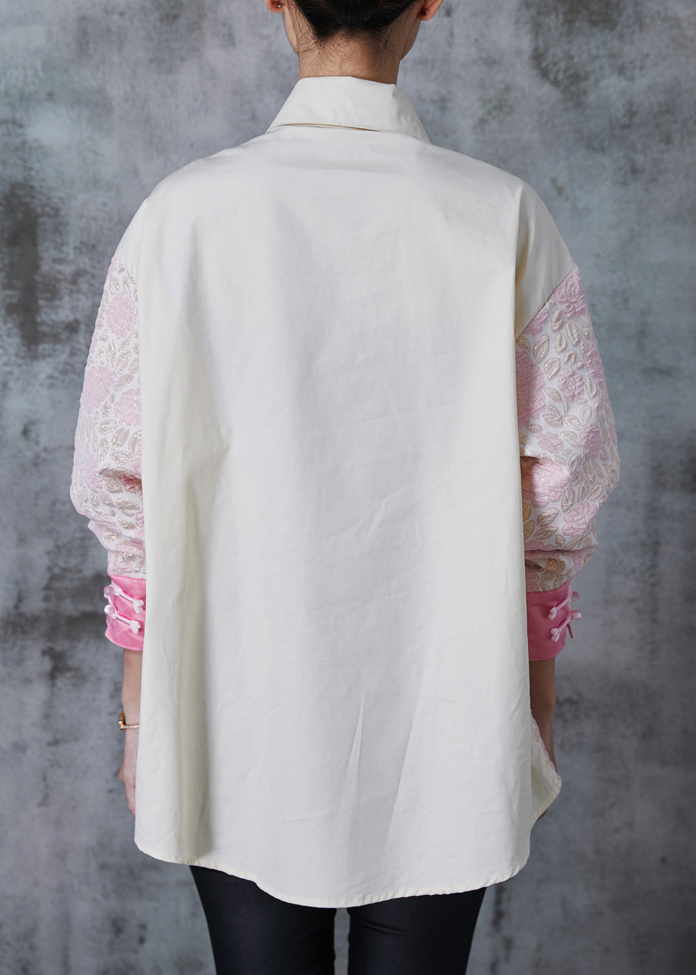 Beautifully Crafted Blouse in a Classic Style