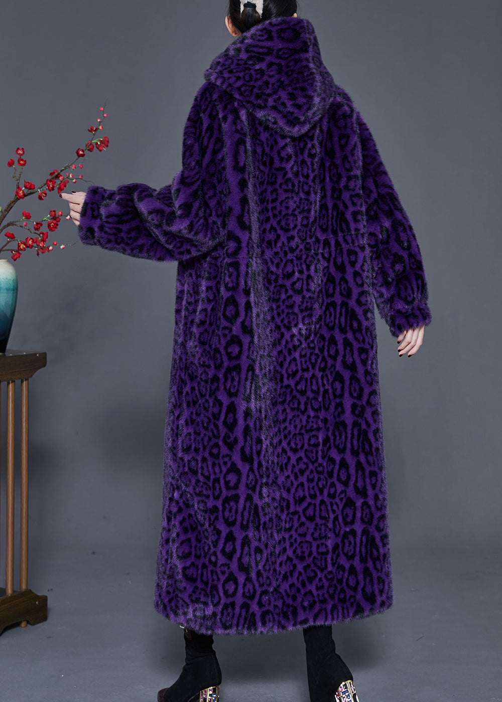 Beautifully Finished Coat in a Timeless Design