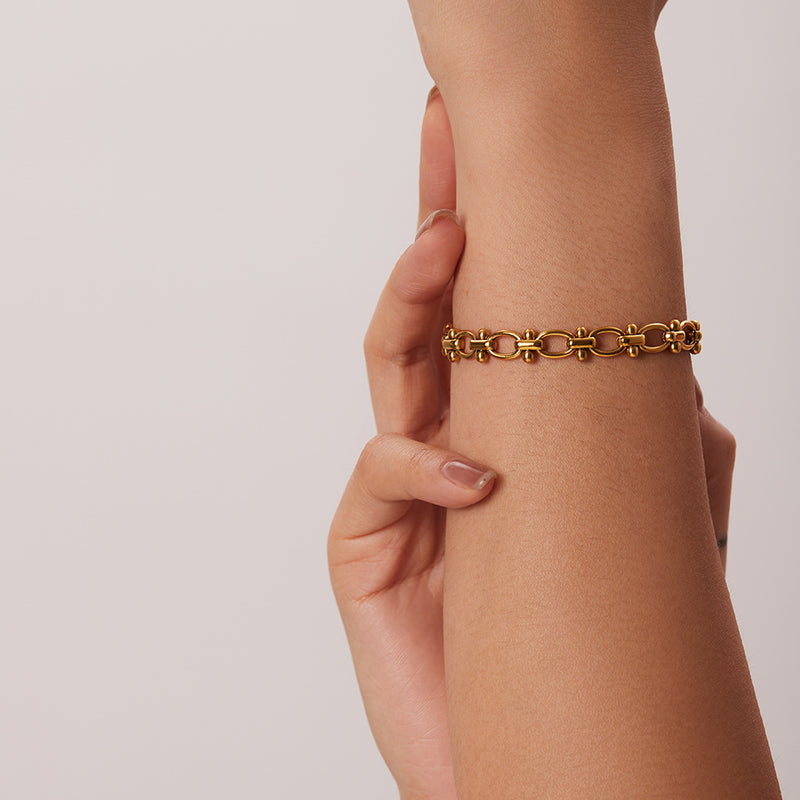 Beautifully Finished Garment in a Timeless Design