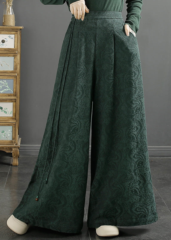 Effortlessly Elegant Pants with a Timeless Design