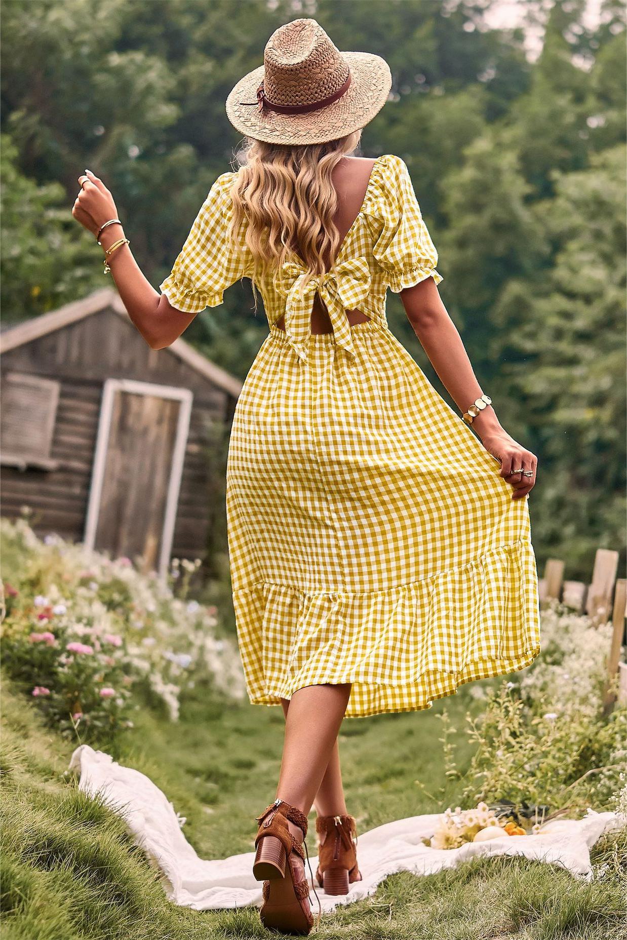 Well Tailored Dress with a Graceful Silhouette