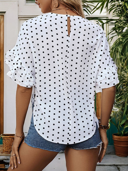 Well Tailored Blouse with a Graceful Silhouette
