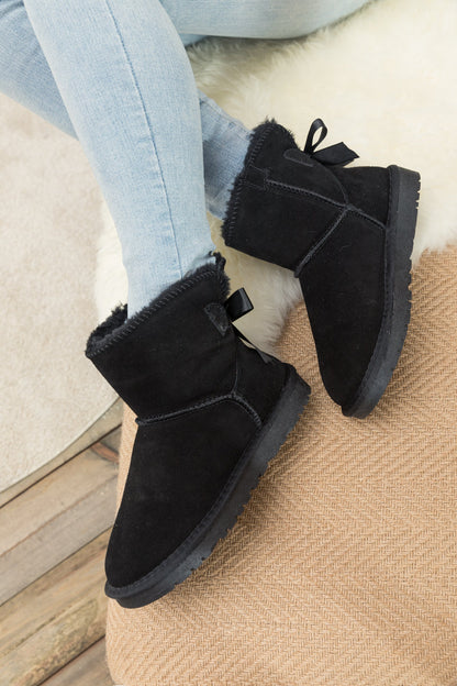 Polished Boots with an Effortless Classic Look