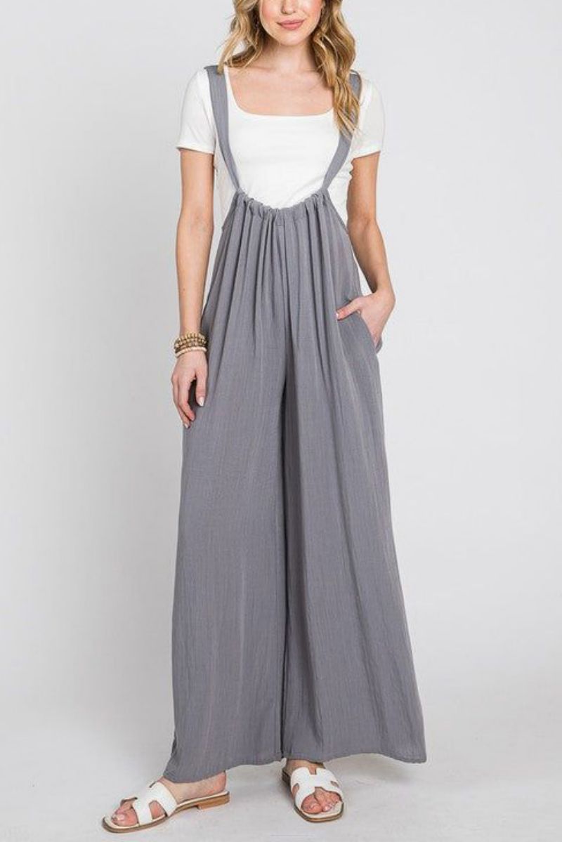 Well Tailored Trousers with a Graceful Silhouette