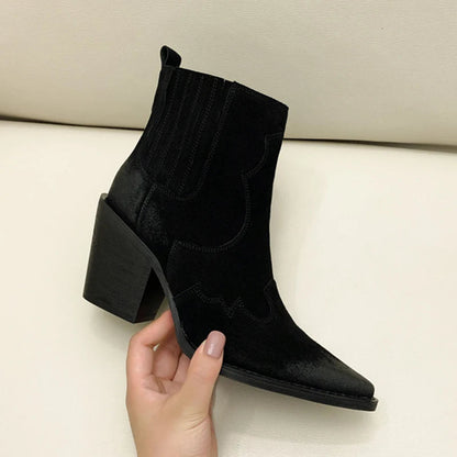 Beautifully Finished Boots in a Timeless Design