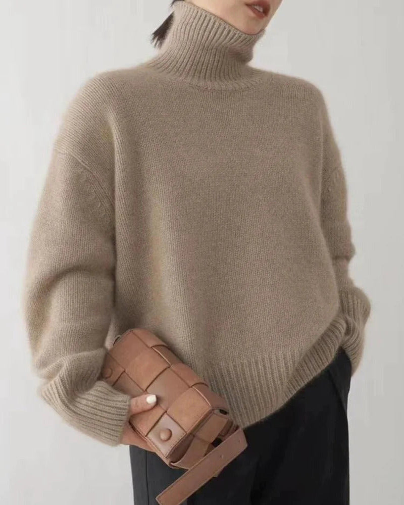 Well Tailored Sweater with a Graceful Silhouette