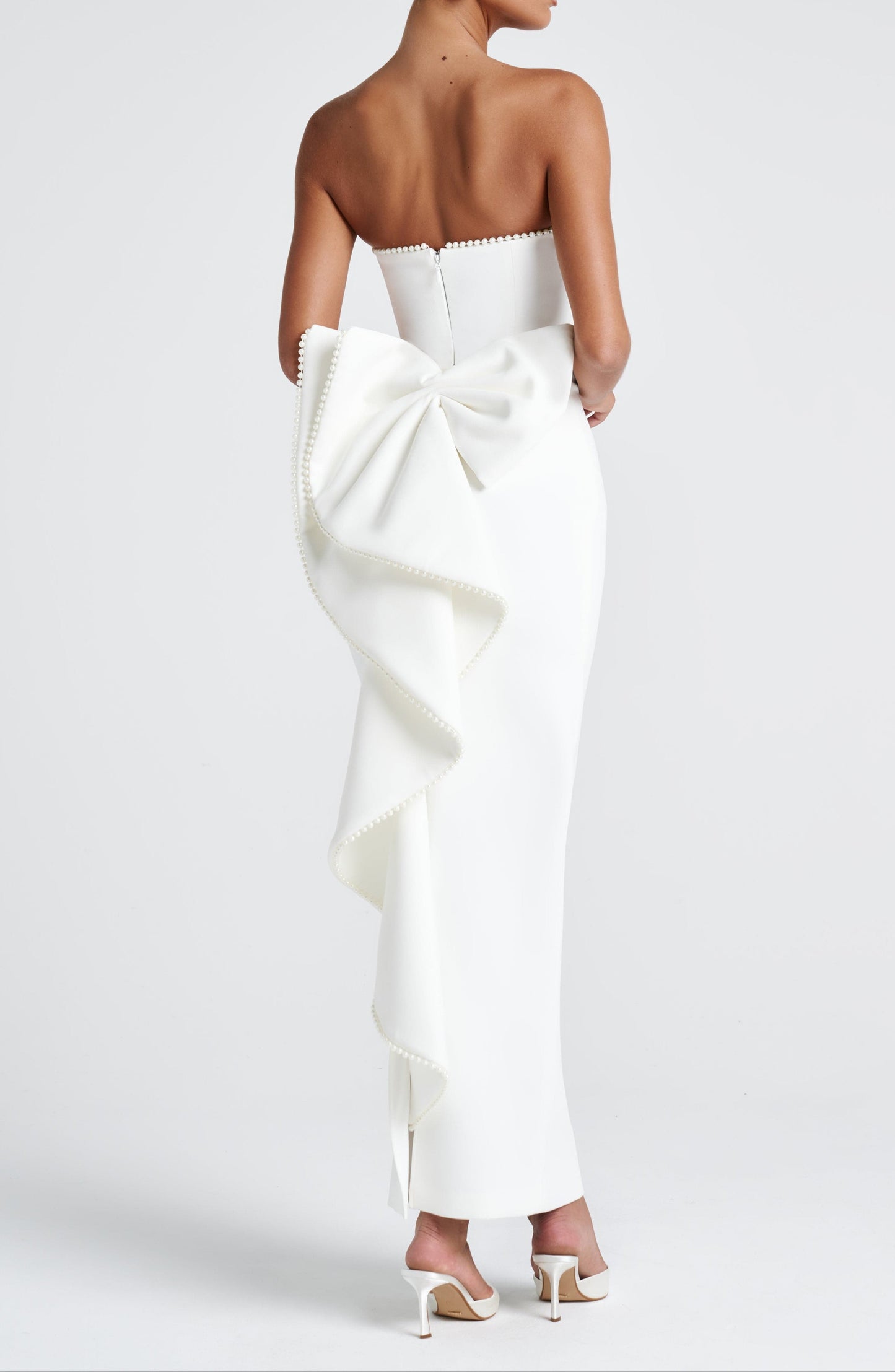 Well Tailored Dress with a Graceful Silhouette