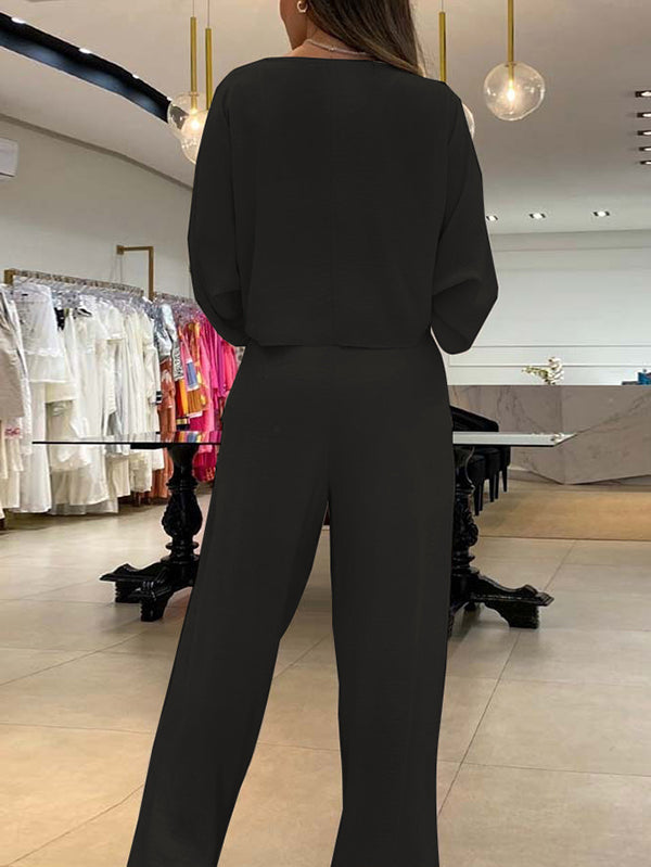 Effortlessly Elegant Trousers with a Timeless Design