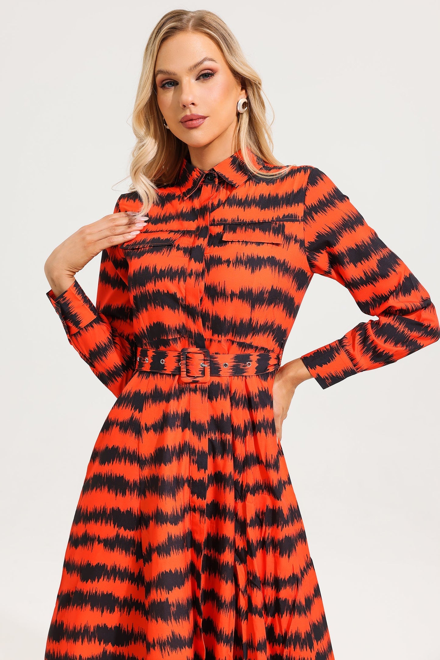 Gracefully Styled Dress for Any Occasion