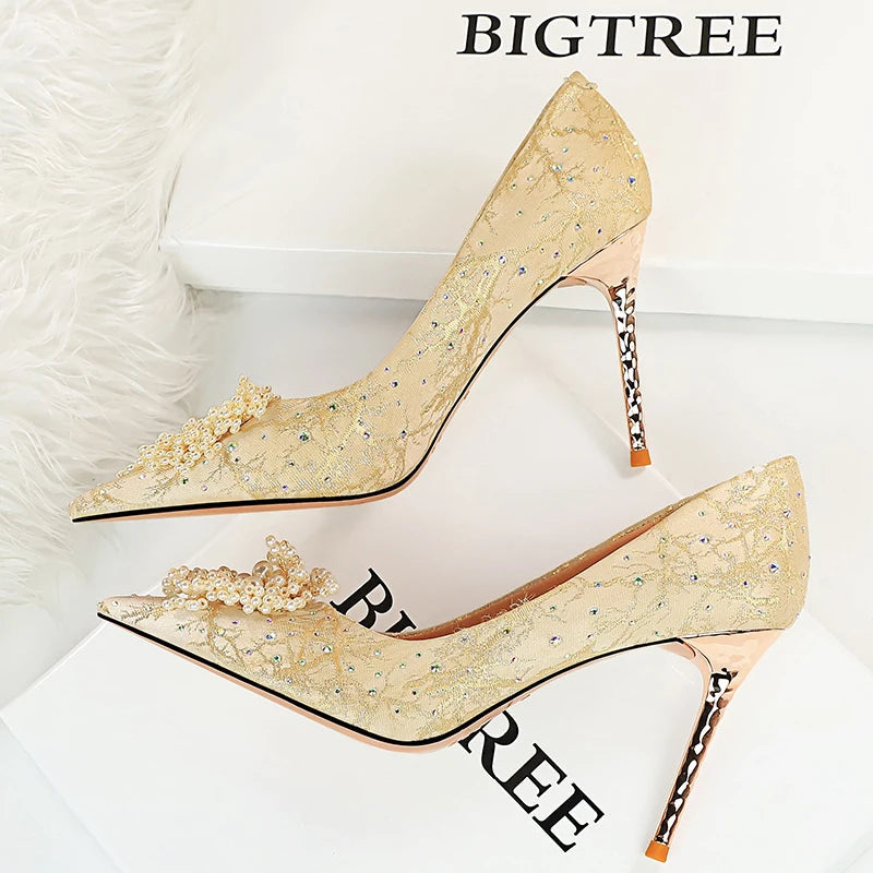 A Vintage Style Heels with Delicate Timeless Details