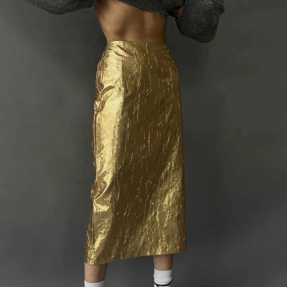Well Tailored Garment with a Graceful Silhouette