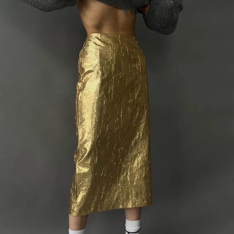 Well Tailored Garment with a Graceful Silhouette