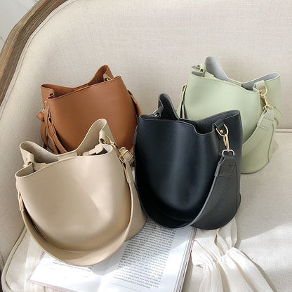 Polished Bag with an Effortless Classic Look