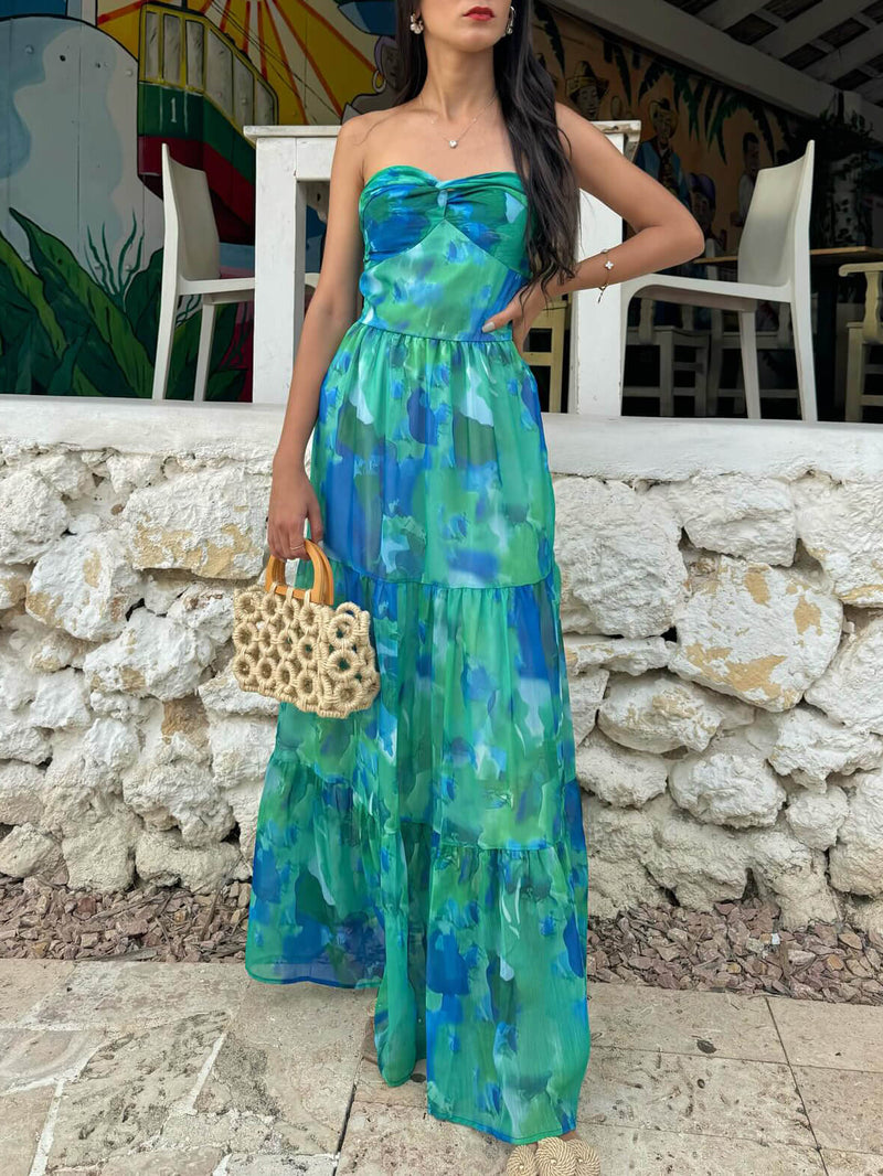 Effortlessly Elegant Dress with a Timeless Design