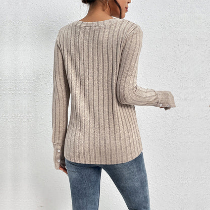 Classic Vintage Sweater with a Flattering Fit
