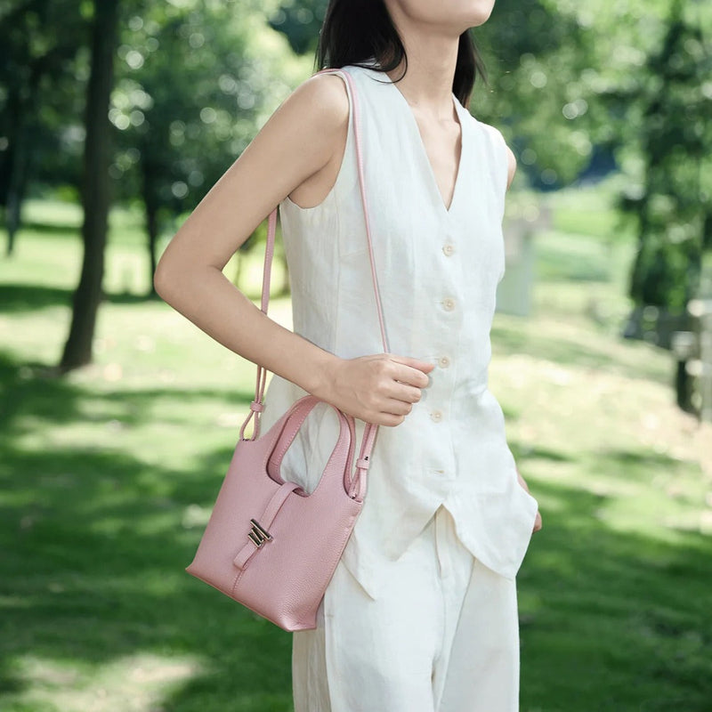Beautifully Crafted Bag in a Classic Style