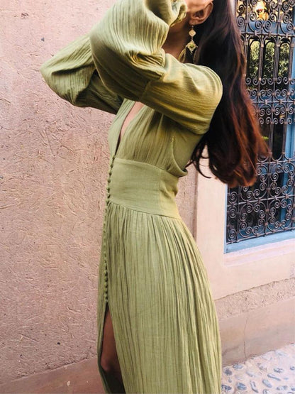 Effortlessly Elegant Dress with a Timeless Design