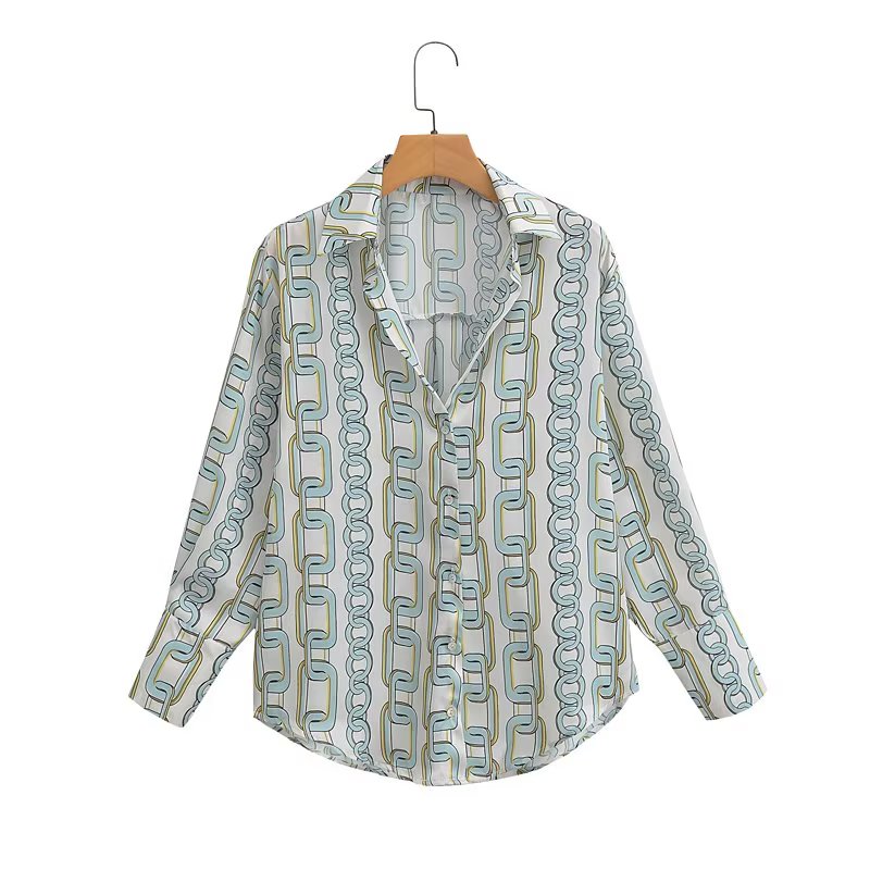 Effortlessly Elegant Top with a Timeless Design