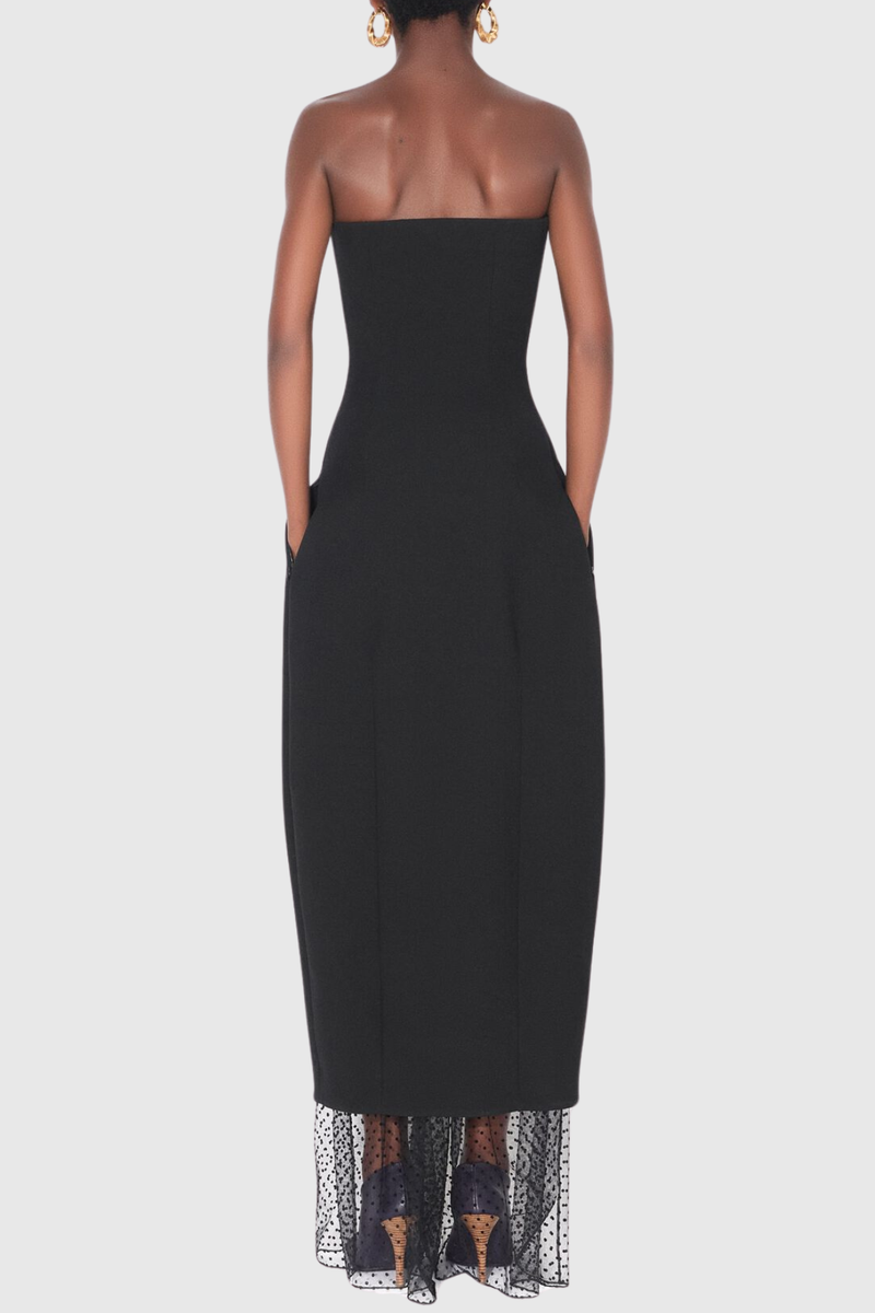 Beautifully Finished Dress in a Timeless Design
