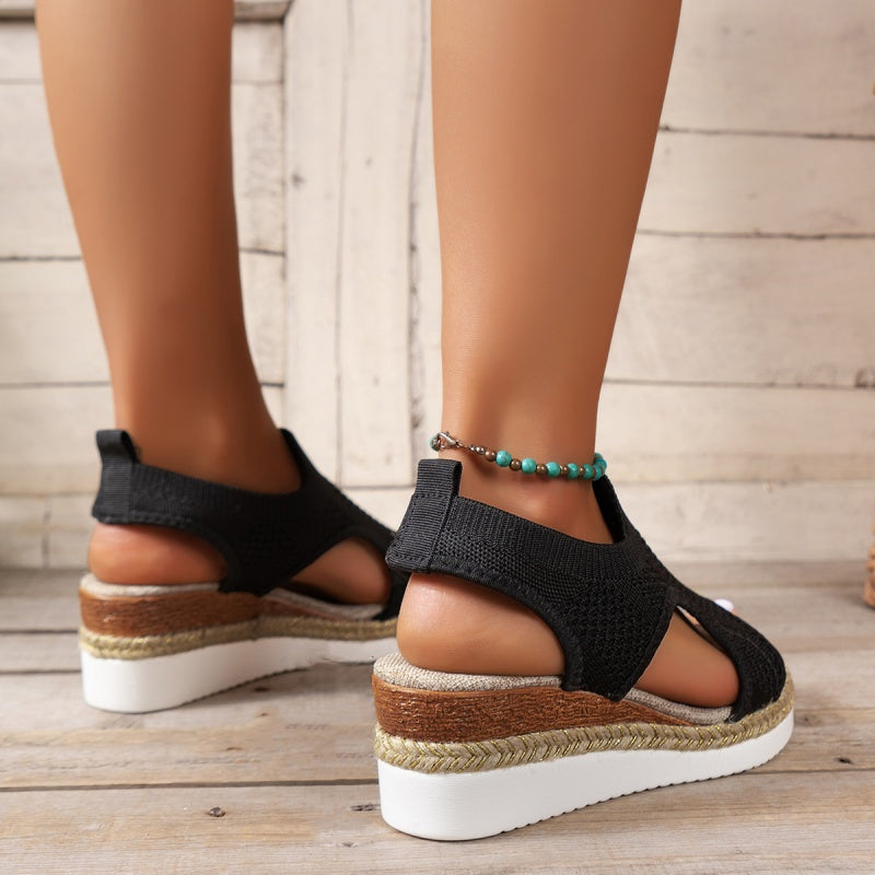 Well Tailored Shoes with a Graceful Silhouette
