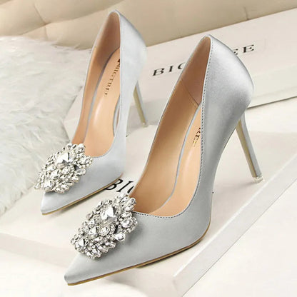 Polished Heels with an Effortless Classic Look
