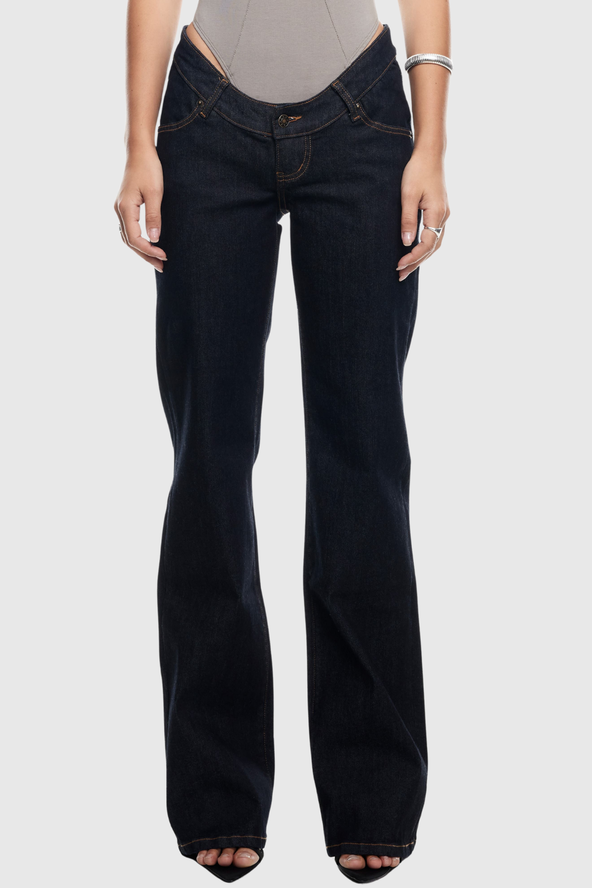Sophisticated Garment with a Clean Classic Look