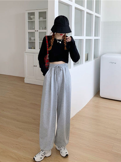 Effortlessly Elegant Pants with a Timeless Design