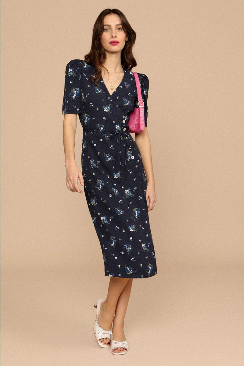 Beautifully Finished Dress in a Timeless Design