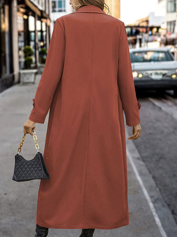 Well Tailored Coat with a Graceful Silhouette