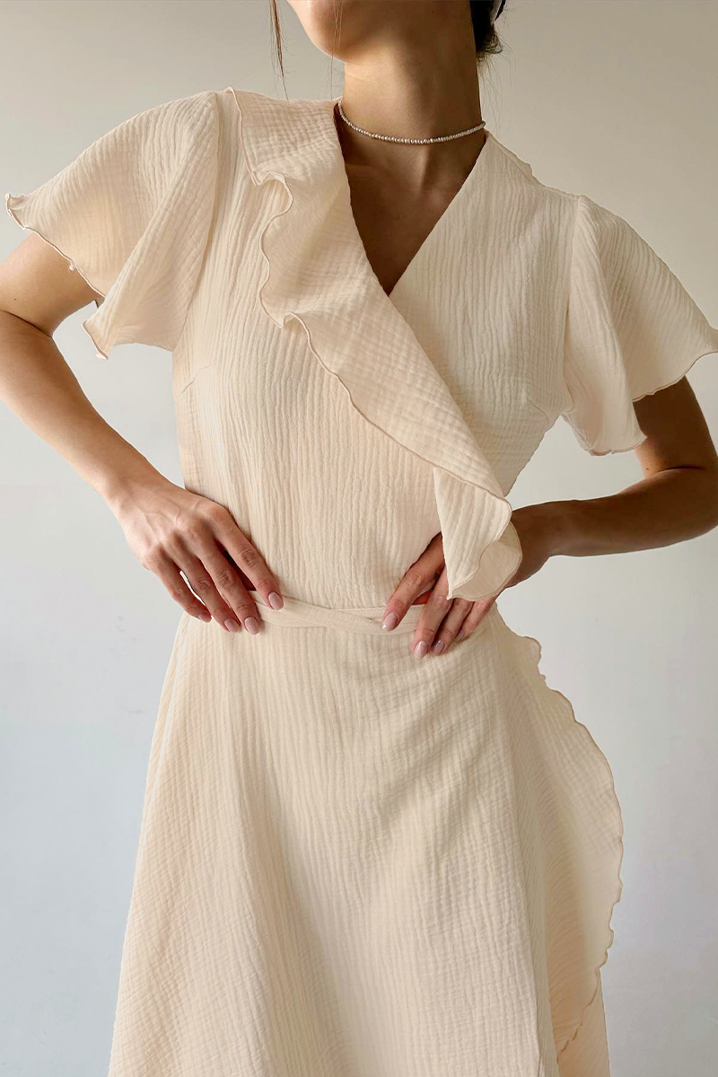 Gracefully Styled Dress for Any Occasion