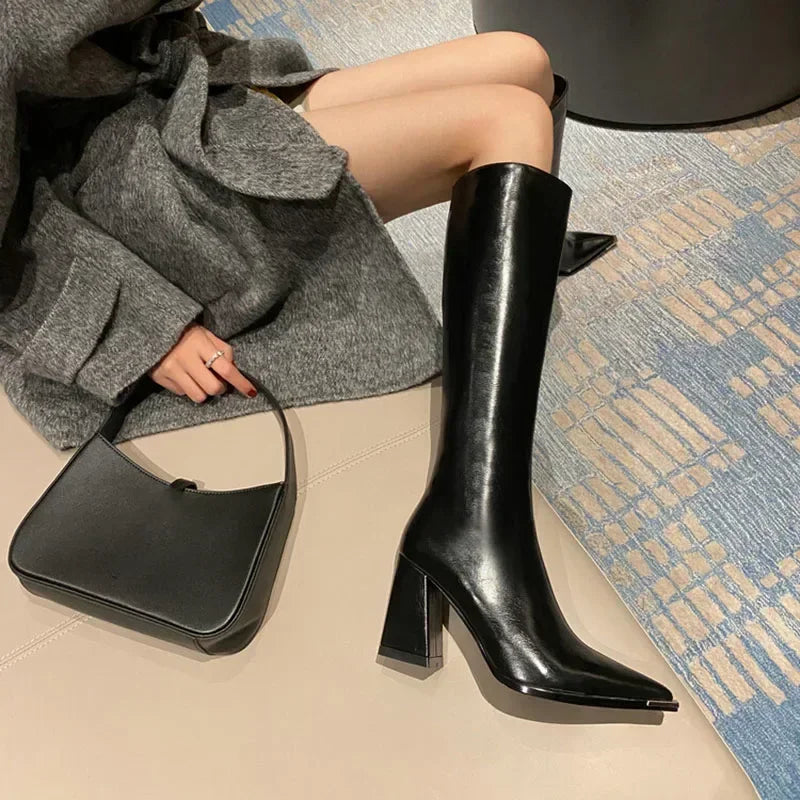 Well Tailored Boots with a Graceful Silhouette