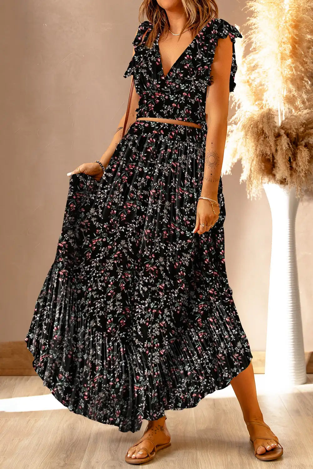 Effortlessly Elegant Garment with a Timeless Design