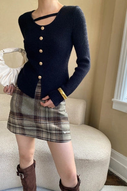 Effortlessly Elegant Garment with a Timeless Design