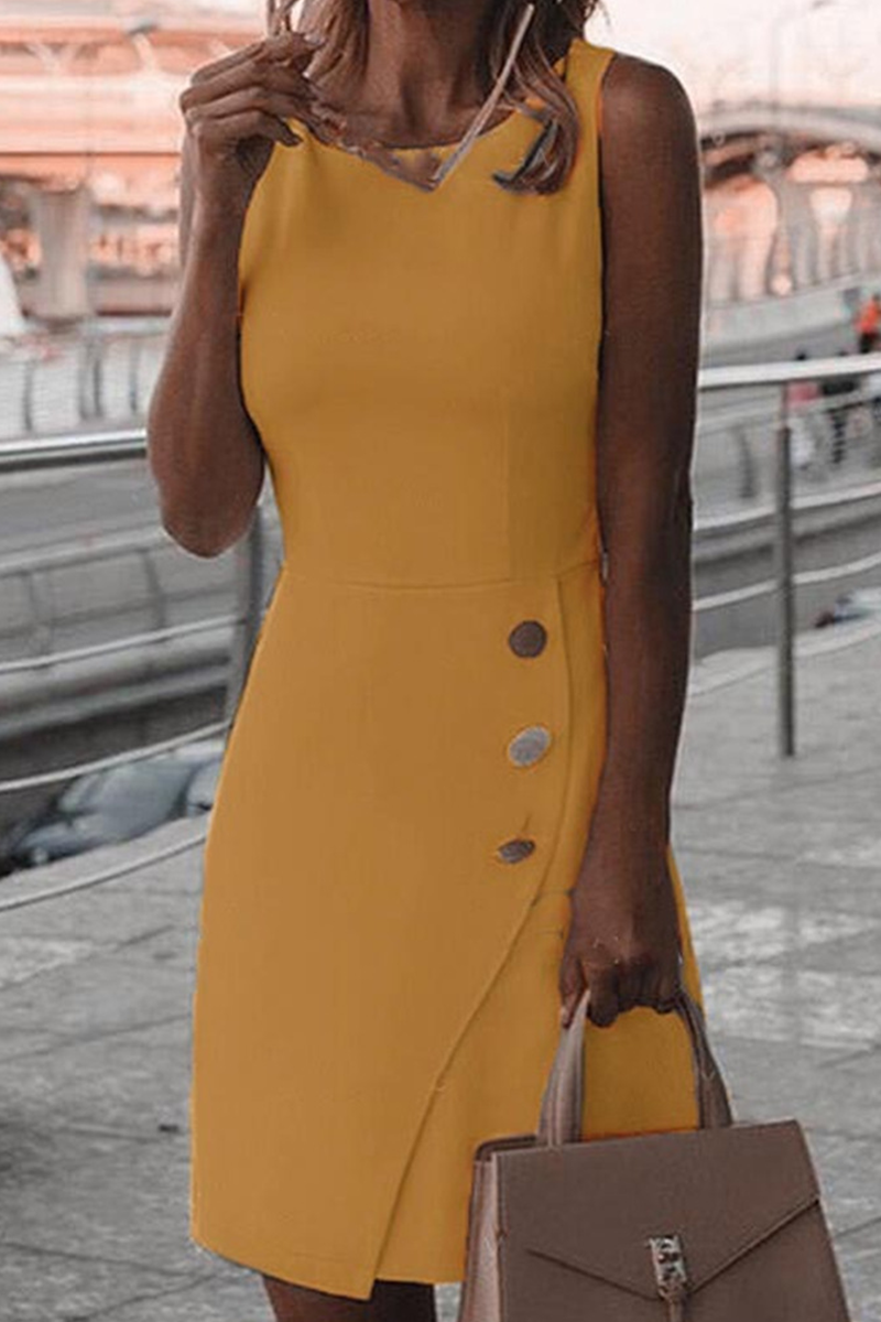 Well Tailored Dress with a Graceful Silhouette