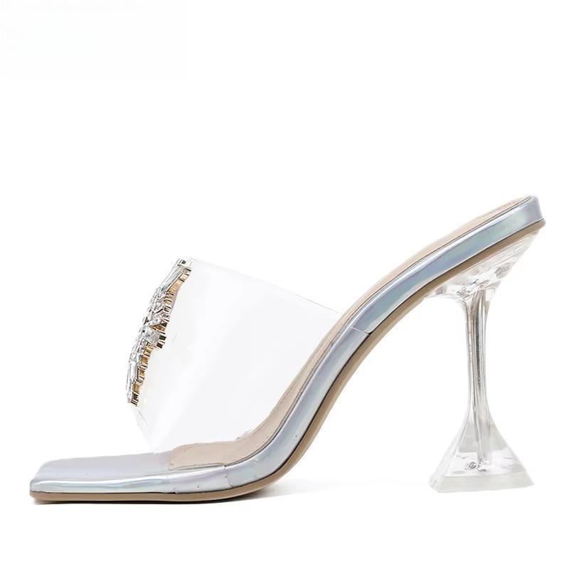 Gracefully Styled Garment for Any Occasion